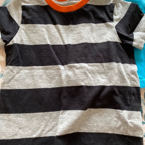 Boys T-shirt Lot - Picture 3 of 4